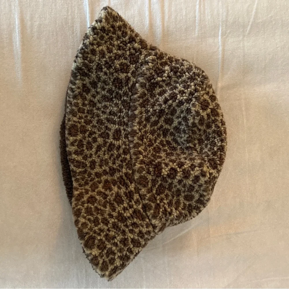 Reversible bucket hat - Picture 3 of 3